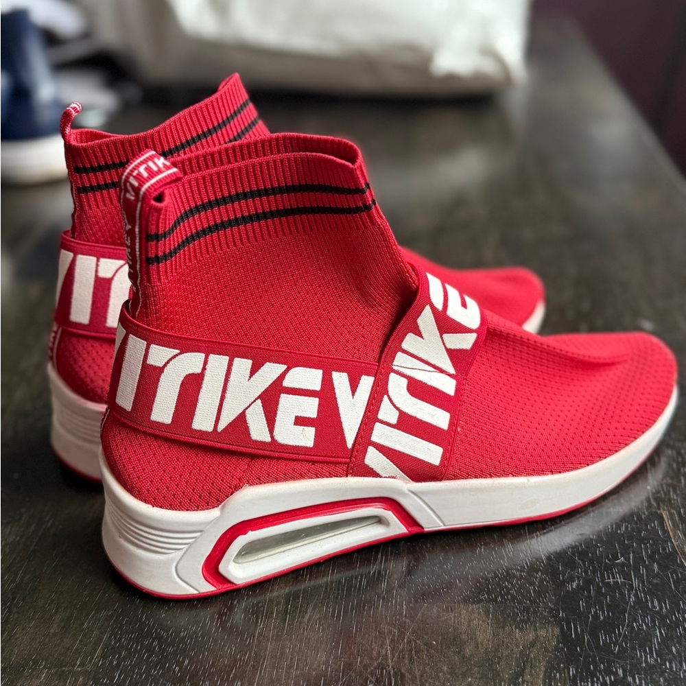 Vitike Women's Red Athletic Shoes size 8 or 8.5, very stretchy